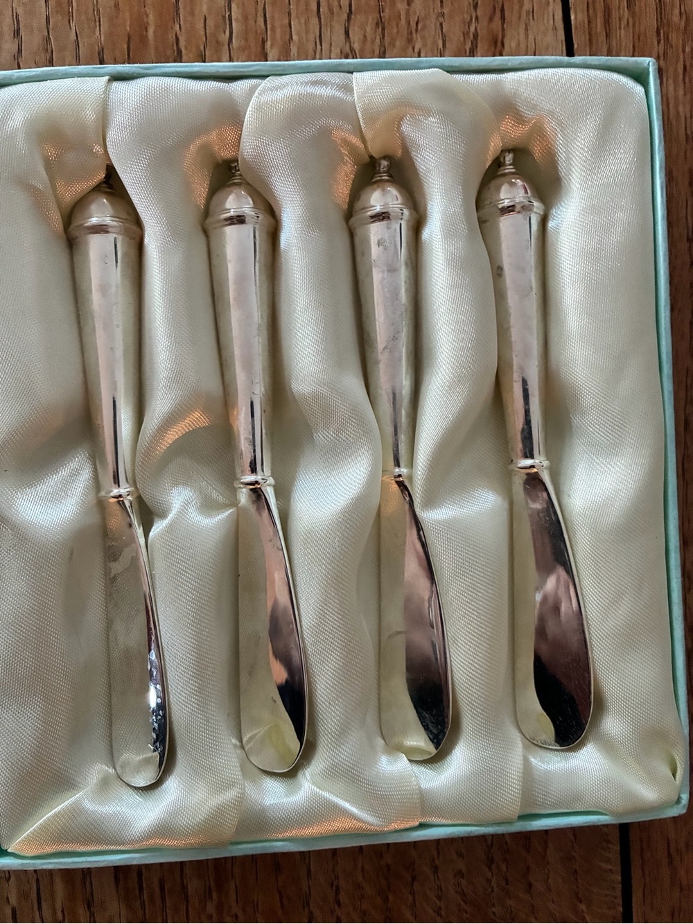 Set of 4 Vintage Silverplated Butter Spreaders